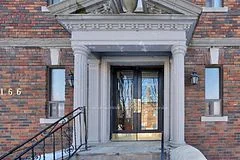 166 Eastbourne Avenue 40, Toronto C03, ON M5P 2G6