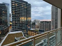 38 Grand Magazine Street 1829, Toronto C01, On M5v 0b1