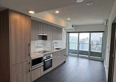 3 Concord Cityplace Way 4915, Toronto C01, ON M5V 0X4