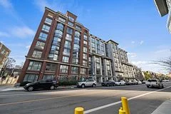 18 Beverley Street 610, Toronto C01, ON M5T 3L2