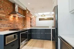 1216 Dundas Street W 3, Toronto C01, ON M6J 1X5
