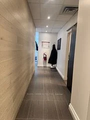 250 Eglinton Avenue W 252, Toronto C03, On M5p 2h8