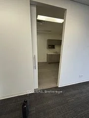 21 St Clair Avenue 401, Toronto C09, ON M4T 1L9