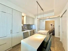 1 Bloor Street 6307, Toronto C08, ON M4W 0A8