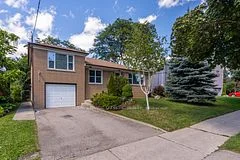 214 Churchill Avenue, Toronto C07, ON M2R 1E3