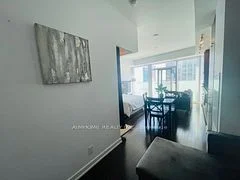 14 York Street 2004, Toronto C01, On M5j 0b1