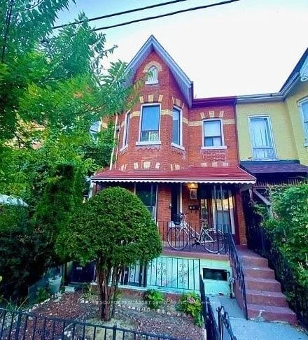 198 Shaw Street 3, Toronto C01, ON M6J 2W8