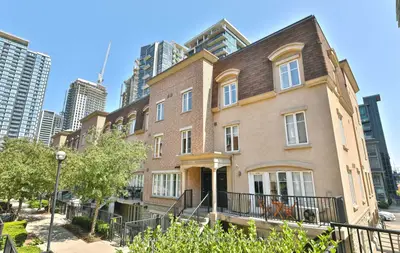 50 East Liberty Street 1122, Toronto C01, ON M6K 3P3