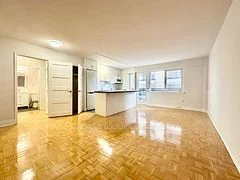 95 Lawton Boulevard 207, Toronto C02, ON M4V 1Z8