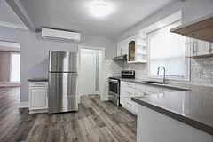 32 Ashbury Avenue N 2nd Floor, Toronto C03, ON M6E 1V7
