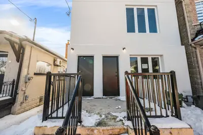 462 Northcliffe Boulevard, Toronto C03, On M6e 3l2