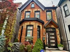 392 Parliament Street Main Floor, Toronto C08, ON M5A 2Z7