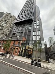 8 Wellesley Street W LP08, Toronto C01, ON M4Y 0J5