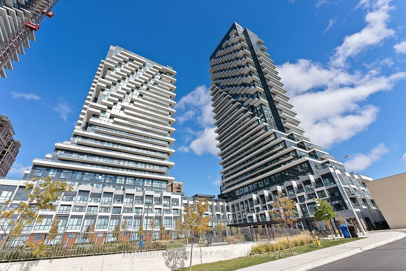 20 Inn On The Park Drive 1835, Toronto C13, ON M3C 0P8
