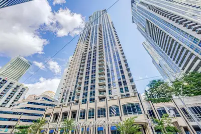 763 Bay Street 1513, Toronto C01, ON M5G 2R3