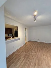 33 University Avenue 905, Toronto C01, ON M5J 2S7
