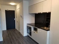 77 Shuter Street 523, Toronto C08, On M5b 0b8
