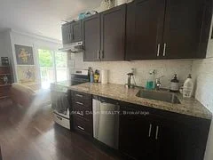 141 Admiral Road 202, Toronto C02, On M5r 2l7