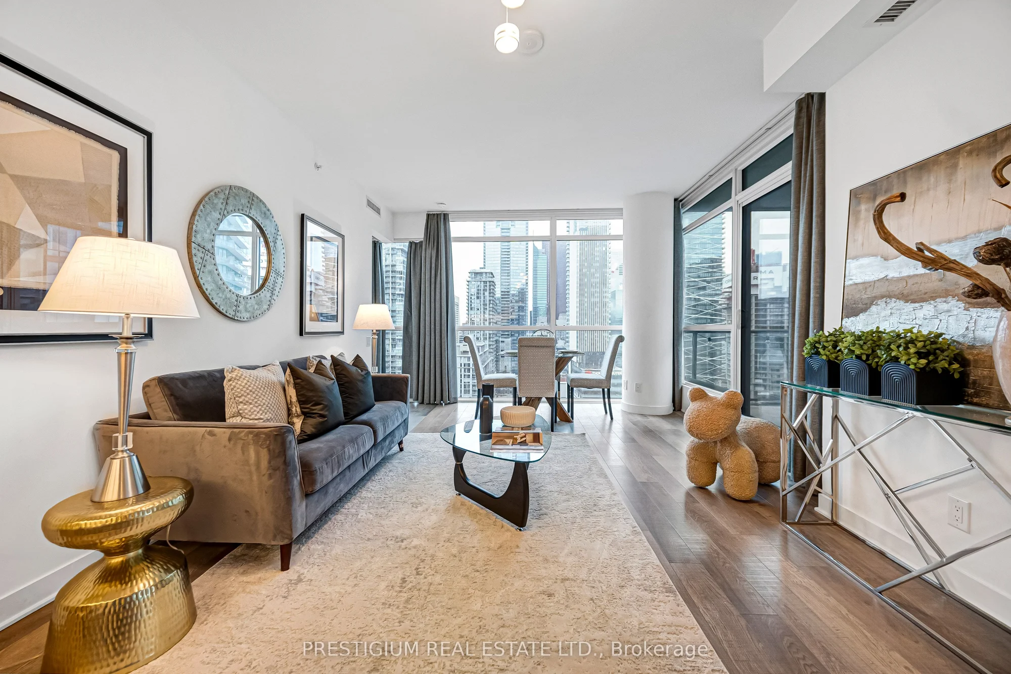 290 Adelaide Street W 1910, Toronto C01, ON M5V 0P3