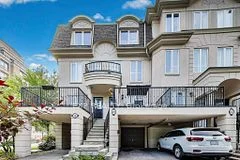 Att/Row/Townhouse in Toronto