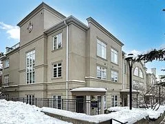 47 York Mills Road 215, Toronto C12, ON M2P 1B6