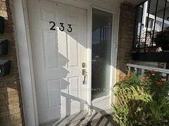 233 Pannahill Road Unit 1, Toronto C06, ON M3H 4N9