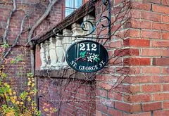 212 St George Street 503, Toronto C02, ON M5R 2N5