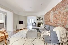 127 Farnham Avenue, Toronto C02, ON M4V 1H7