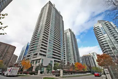Condo Apartment in Toronto