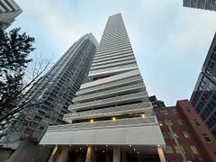 2221 Yonge Street 5409, Toronto C10, On M4s 0b8