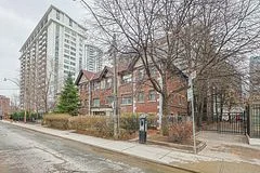 33 Maitland Street 204, Toronto C08, ON M4Y 1C8