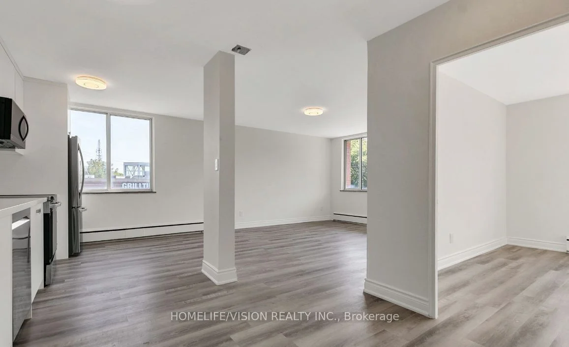 18 Kenrae Road 12, Toronto C11, On M4g 1y1