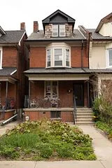 338 St Clarens Avenue Upper, Toronto C01, ON M6H 3W3