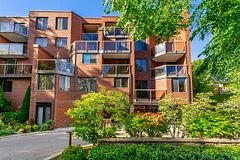 30 Glen Elm Avenue 305, Toronto C09, ON M4T 1T7