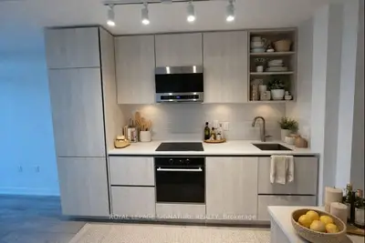 110 Broadway Avenue 2010S, Toronto C10, ON M4P 1V7