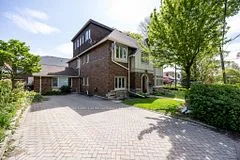18 College View Avenue Main Flr, Toronto C03, ON M5P 1J3