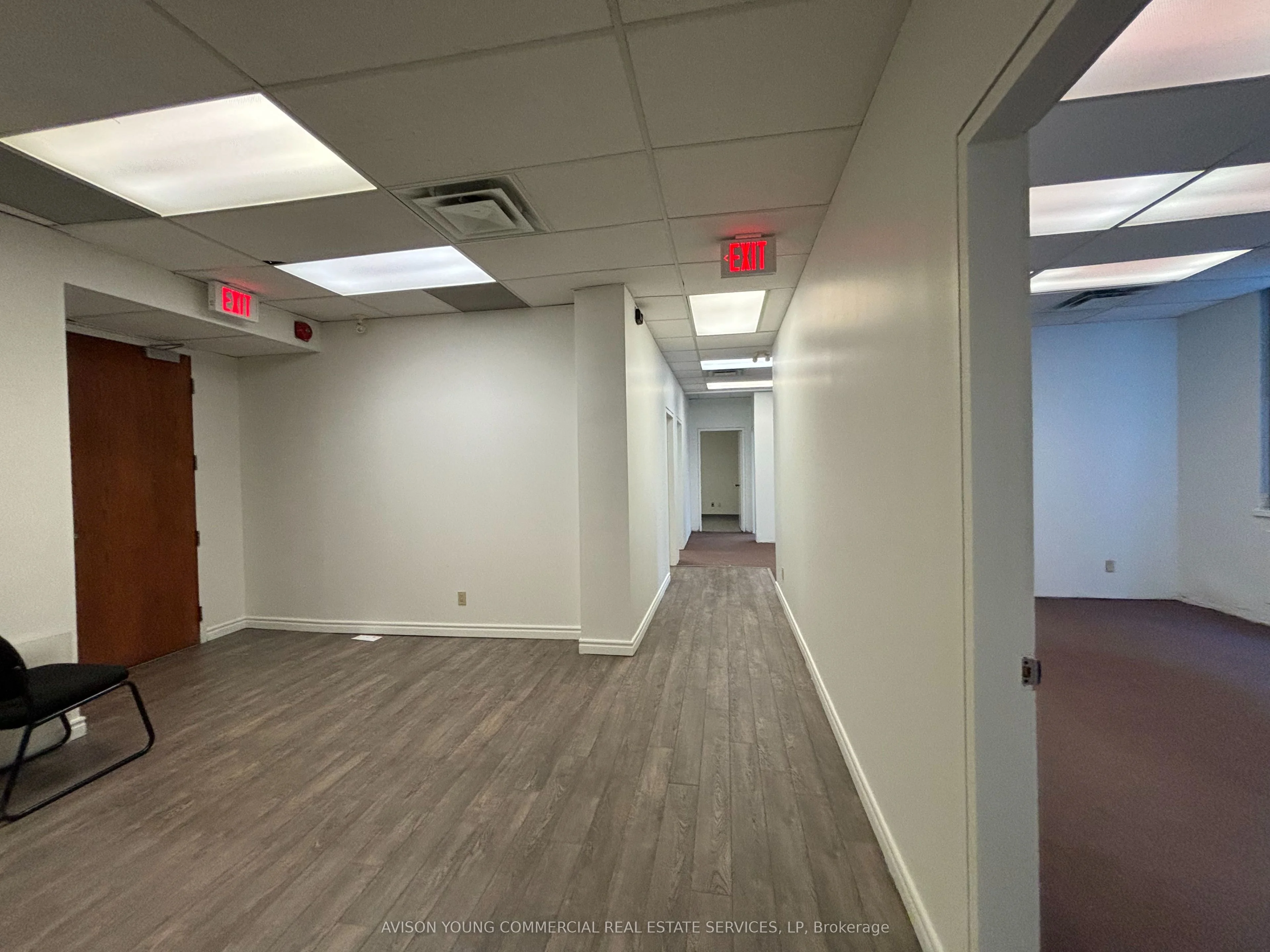 55 Eglinton Avenue E 201, Toronto C10, On M4p 1g8