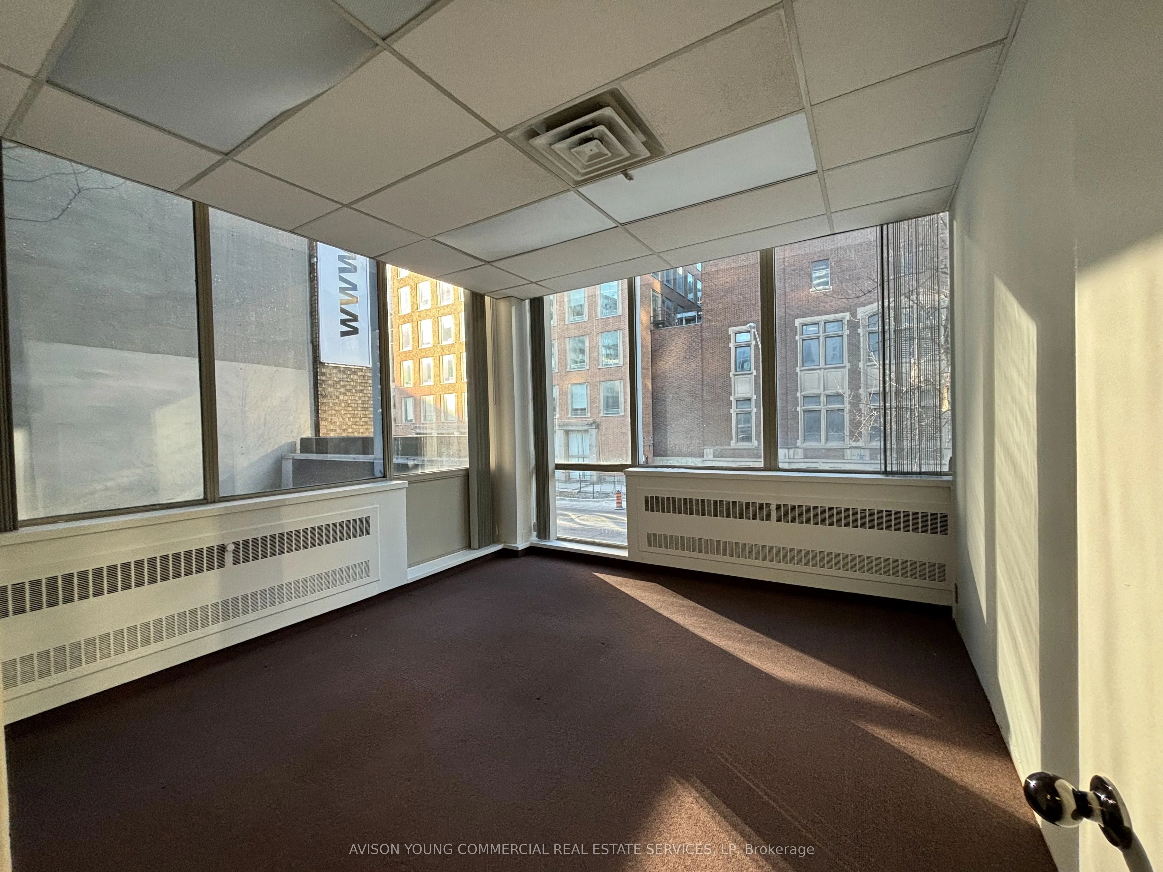 55 Eglinton Avenue E 201, Toronto C10, On M4p 1g8