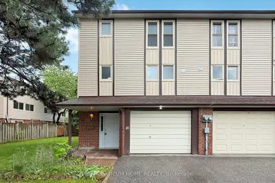 Condo Townhouse in Toronto