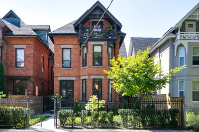 Fourplex in Toronto