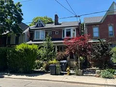 176 Lippincott Street Main, Toronto C01, ON M5S 2P1