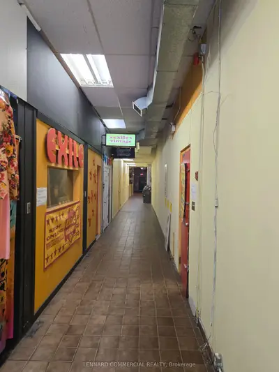 60 Kensington Avenue, Toronto, On M5t 2k1