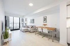 33 Frederick Todd Way W 419, Toronto C11, ON M4G 0C9