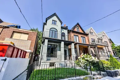 260 Lisgar Street M2, Toronto C01, ON M6K 2M4