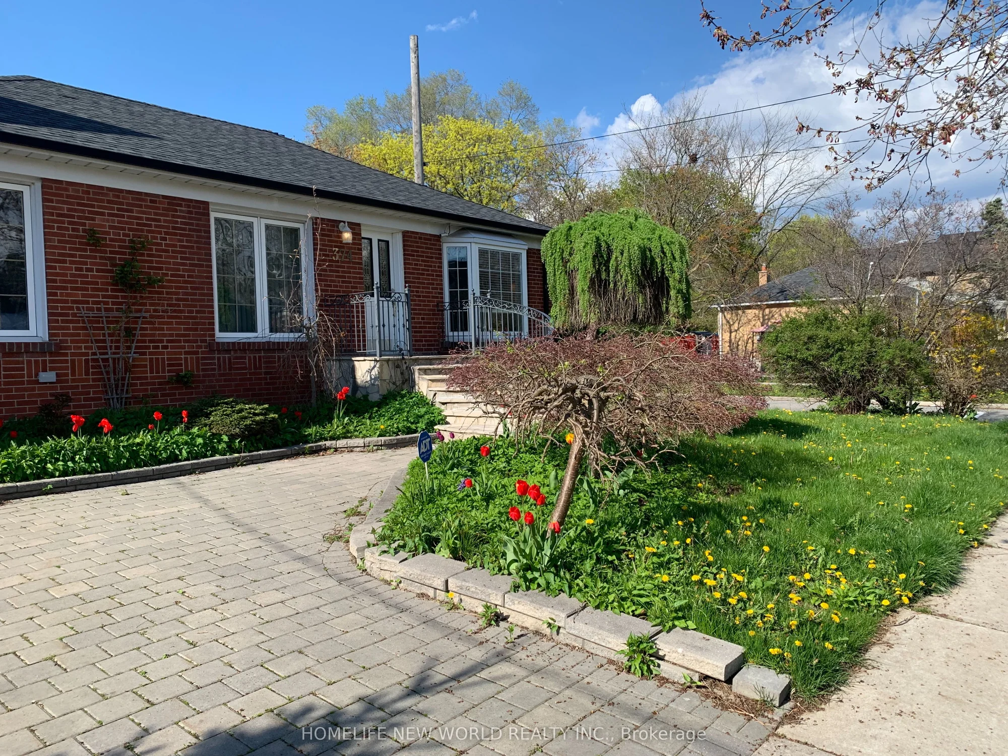374 Horsham Avenue, Toronto C07, On M2r 1g9