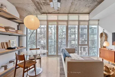 Condo Apartment in Toronto