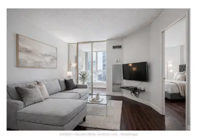 44 St Joseph Street 2707, Toronto C01, ON M4Y 2W4