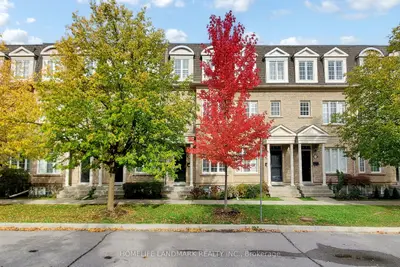 Condo Townhouse in Toronto