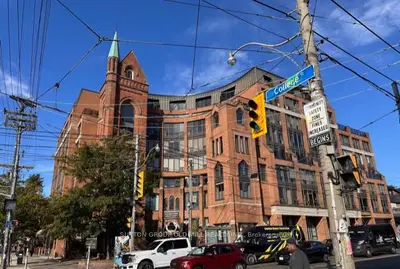 456 College Street 211, Toronto C01, ON M6G 4A3