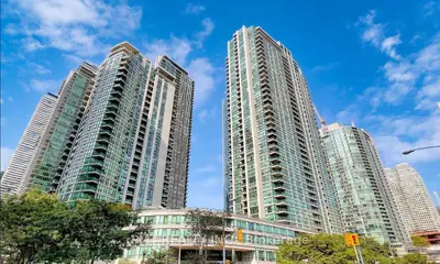 16 Yonge Street 910, Toronto C01, ON M5E 1R4